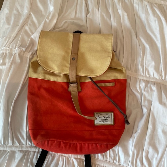 Travel/adventure backpack - Picture 2 of 3